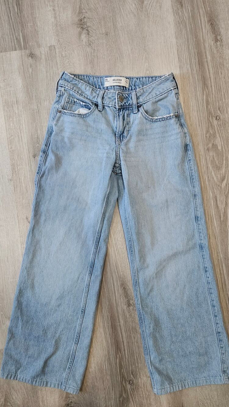 Hollister Low Rise Baggy Light Wash Jeans size 000 (23)